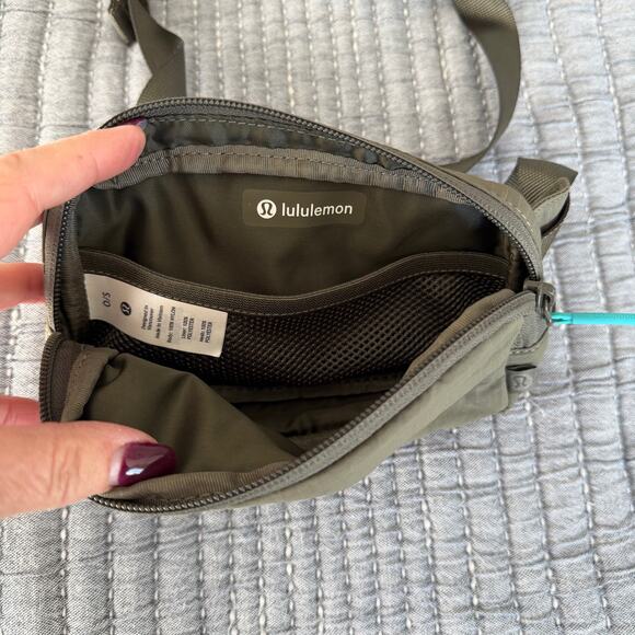 amazon kelty backpack Redwing Traveler Backpack, Travel Pack with Wide U Zip Opening, Signature Wing Pockets, 30-50L Capacity (50L Black) : Sports & Outdoors two front zippered pockets Lululemon New Year Everywhere SIZE:F material_search_tag-pelle_di_vitello_martellata